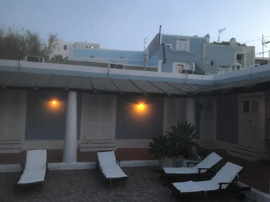 Cala Cavone Guest House ポンツァ エクステリア 写真