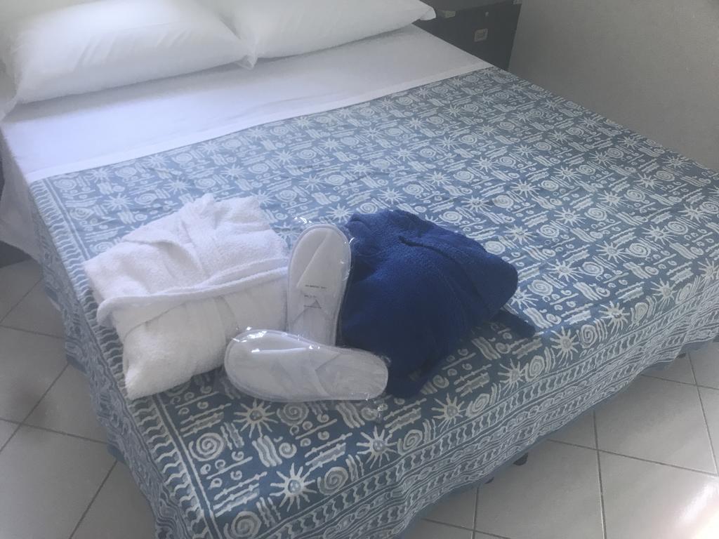Cala Cavone Guest House ポンツァ エクステリア 写真